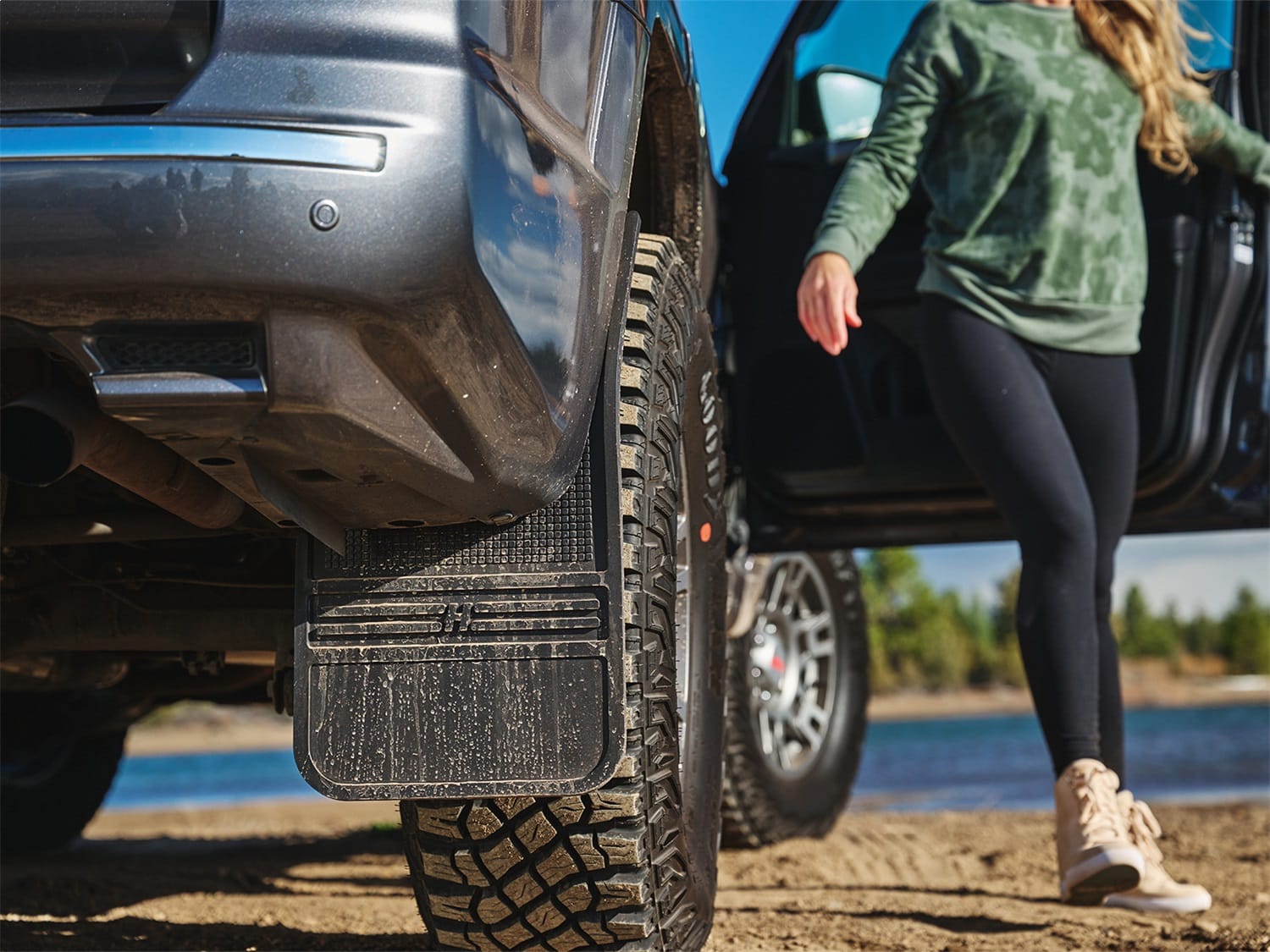 MudDog Mud Flaps-Rubber Front Mud Flaps-12IN w/Weight
